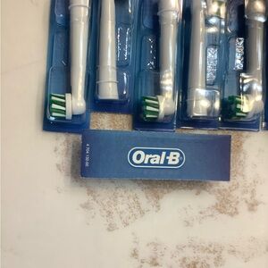 Oral-B White Replacement Brush Heads
